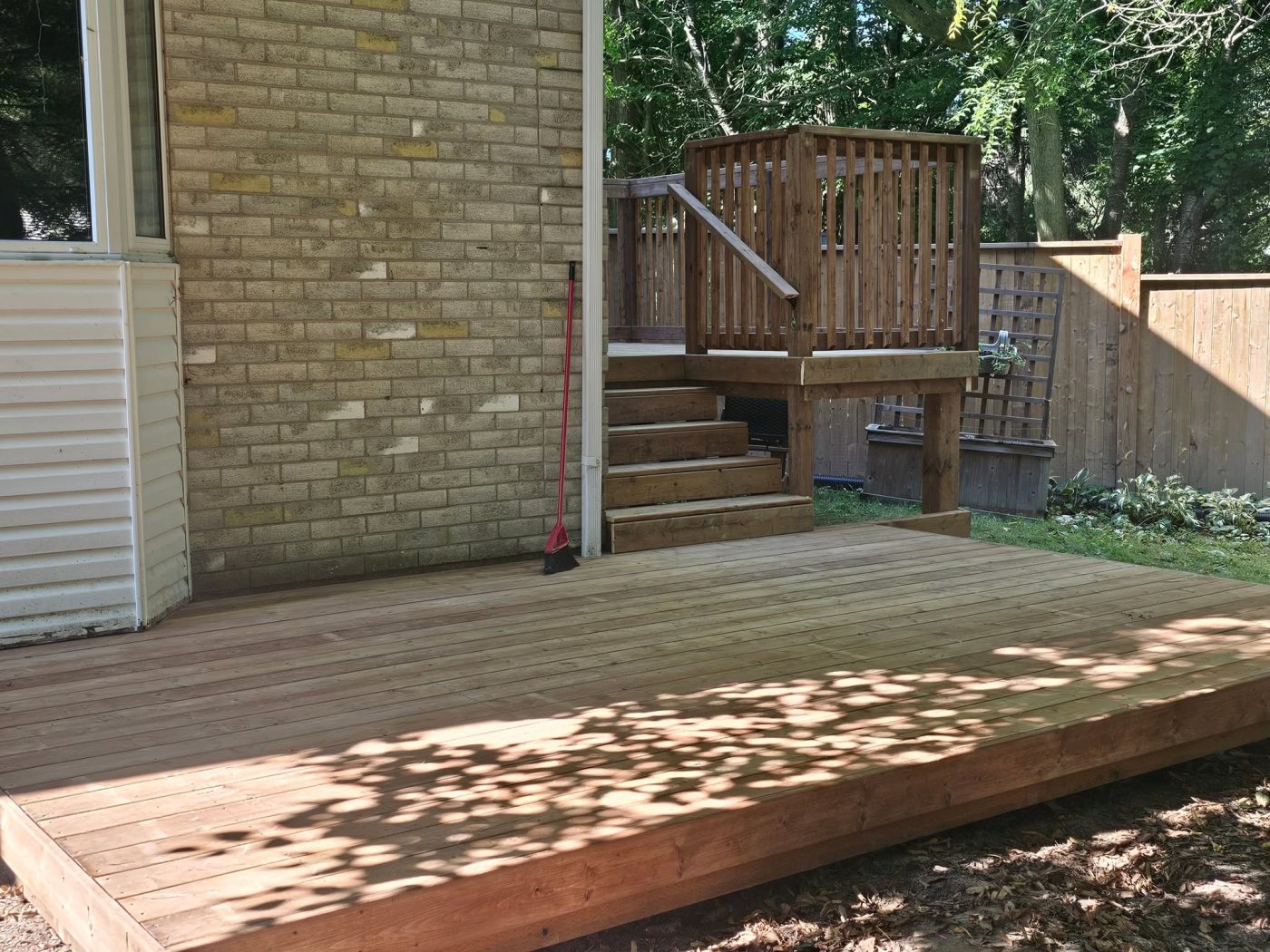 Multi-level deck with privacy screen
